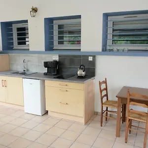 https://loiseau-bleu-tournon-sur-rhone.hotels-rhonealpes.com